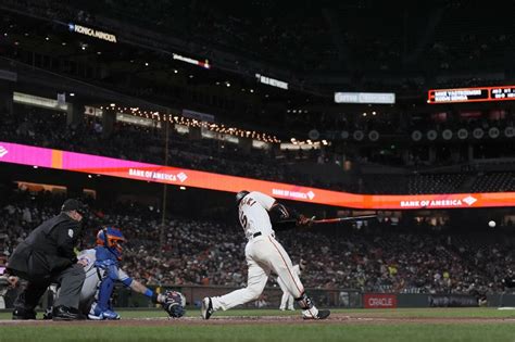 Alonso homers again, Mets thump Giants 9-4